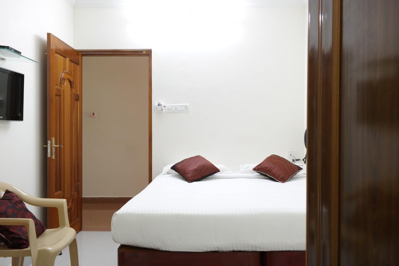 Sakthi Guest House 퐁디셰리 외부 사진