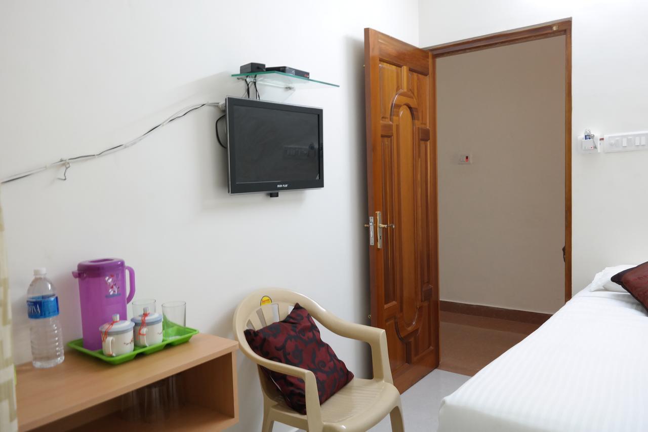 Sakthi Guest House 퐁디셰리 외부 사진