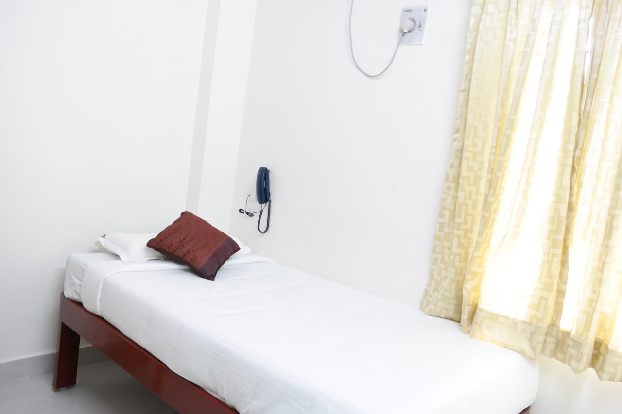 Sakthi Guest House 퐁디셰리 외부 사진